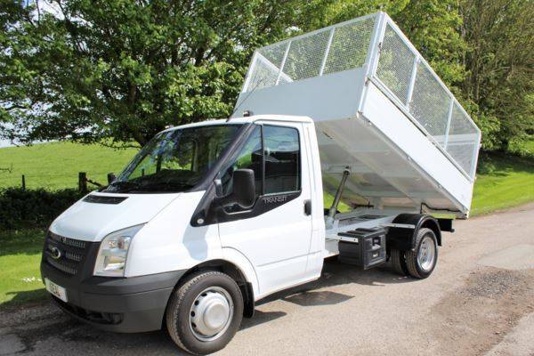 Tipper truck, showing an empty load.
